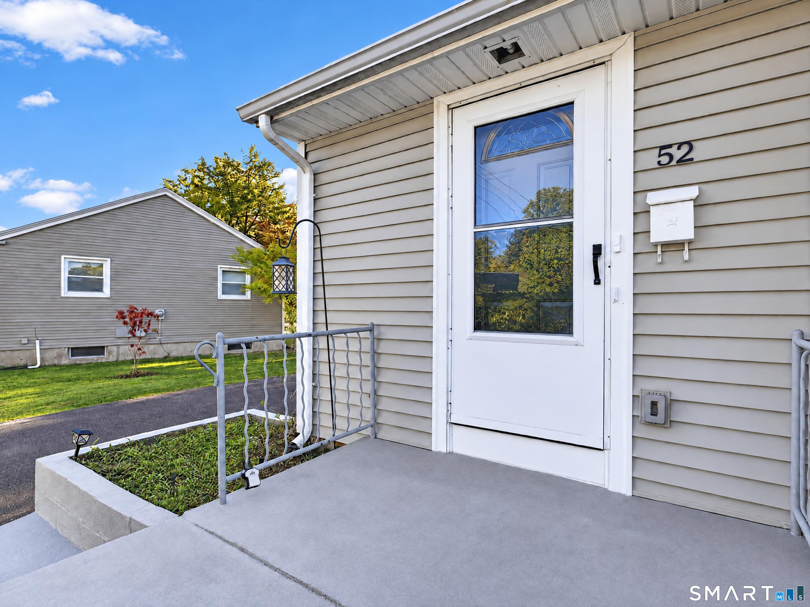 52 Ellsworth Drive