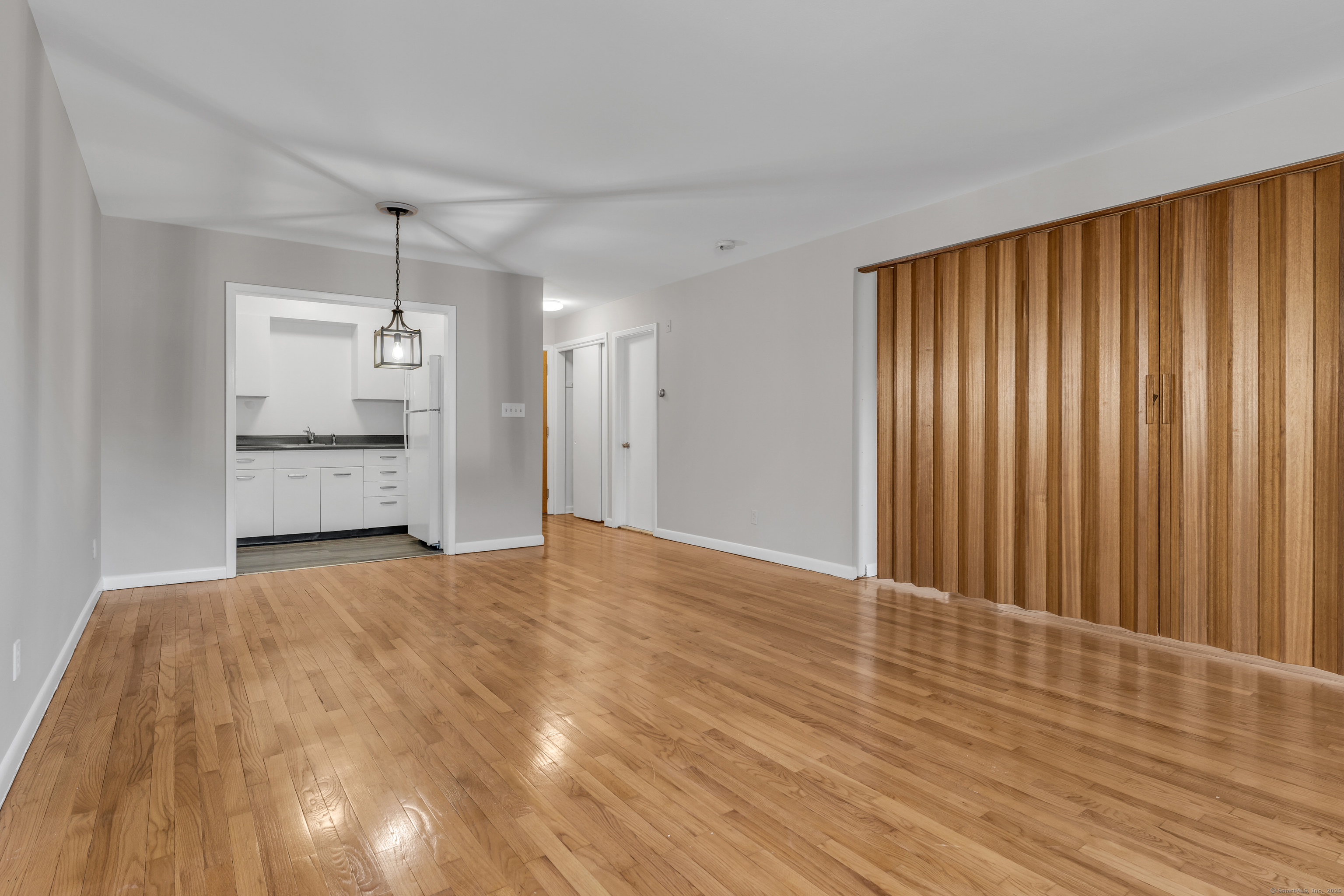 42 N Lake Drive #APT E1, Hamden, Connecticut image 4