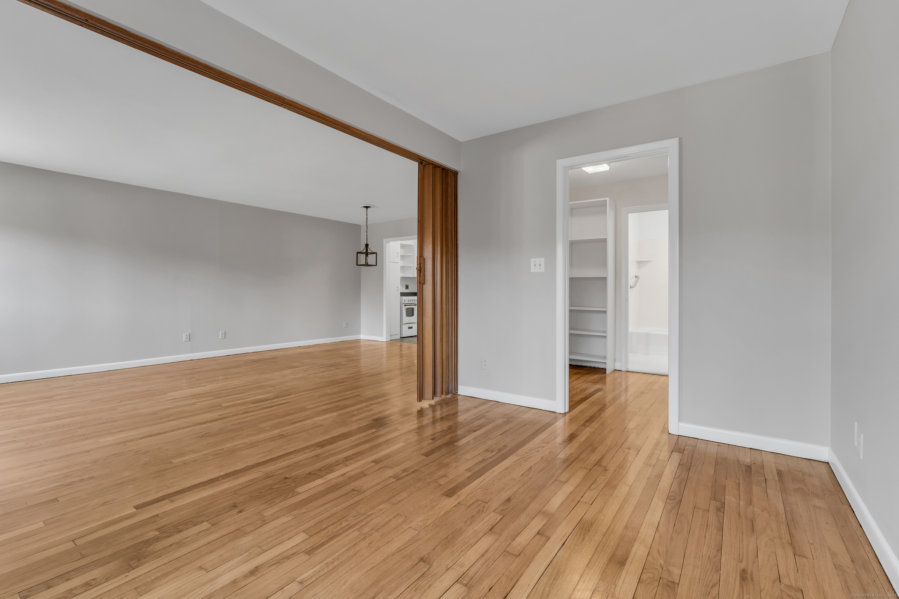 42 N Lake Drive #APT E1, Hamden, Connecticut image 13