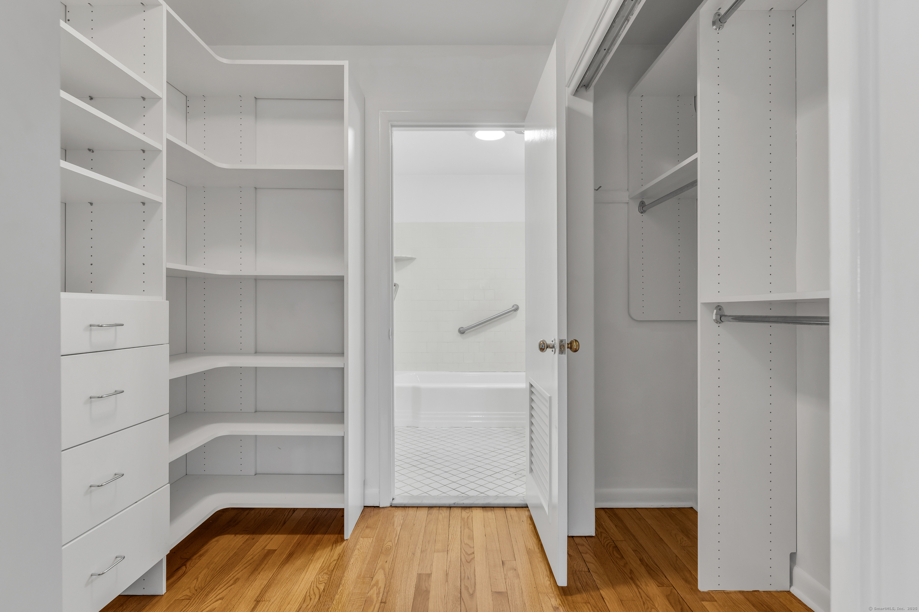 42 N Lake Drive #APT E1, Hamden, Connecticut image 14