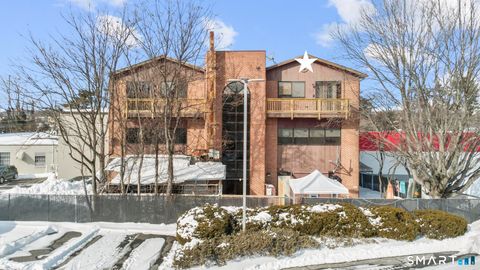 Tiny photo for 937 Post Road #3B, Fairfield, CT 06824 (MLS # 24169260)