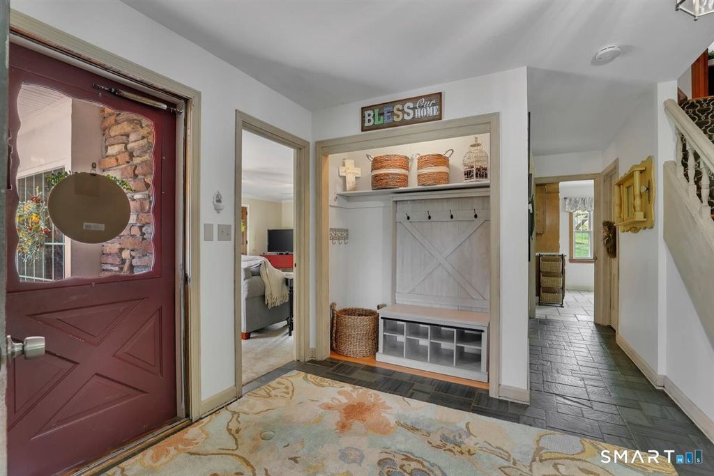 Photo of 72 Old Post Road, Wethersfield, CT 06109 (MLS # 24173104)