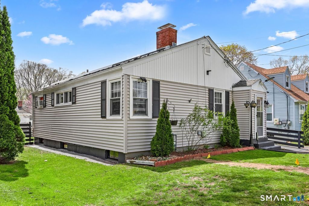 Photo of 181 Parkview Street, Meriden, CT 06451 (MLS # 24166804)