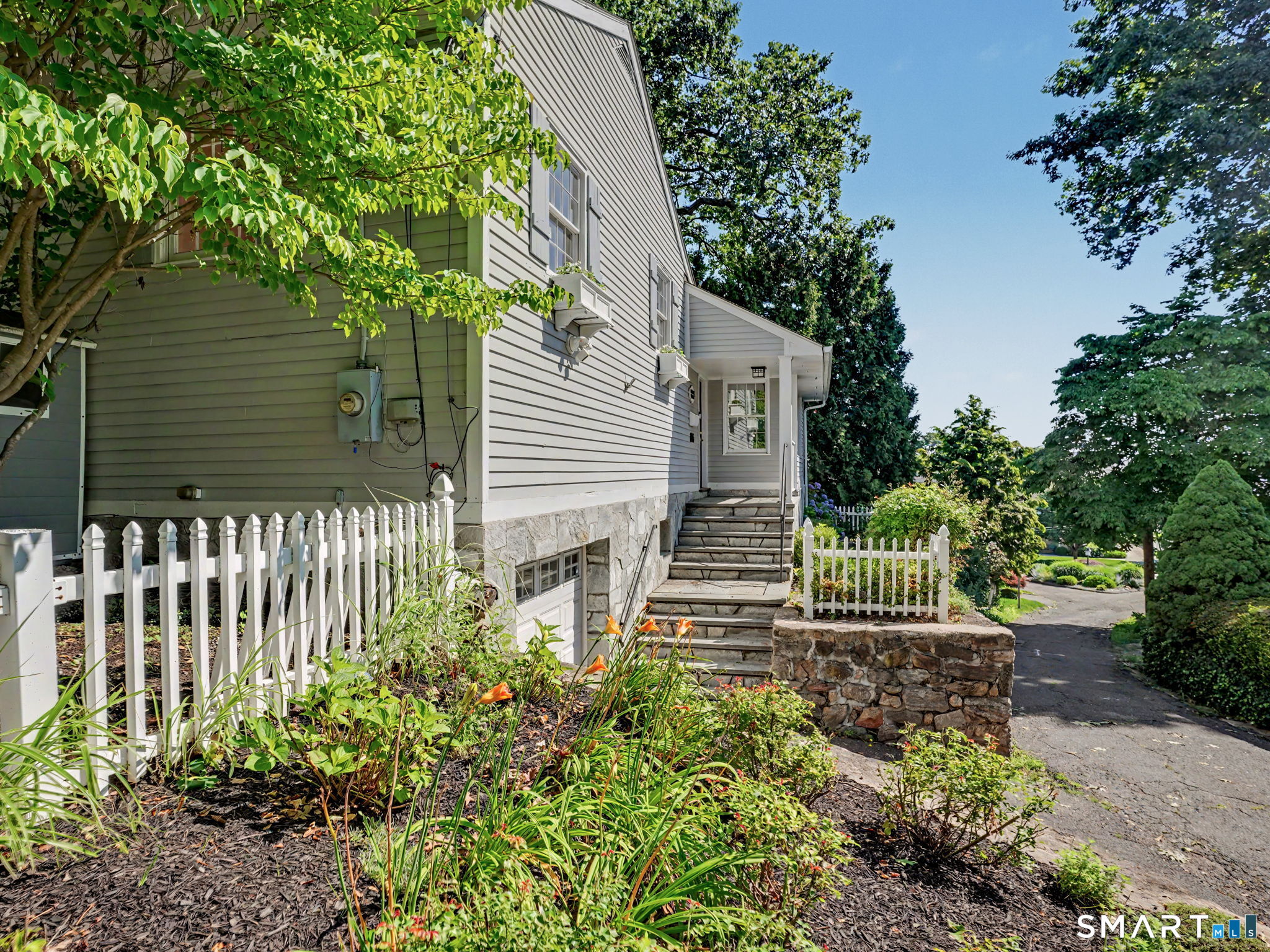 106 Shorefront Park