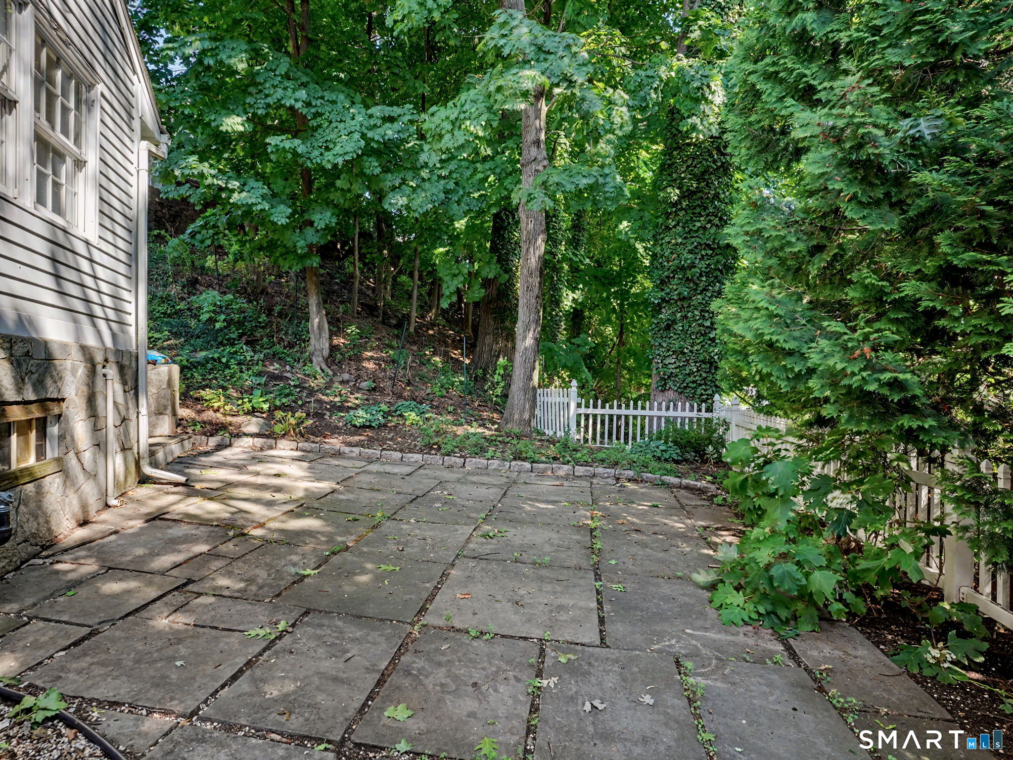 106 Shorefront Park