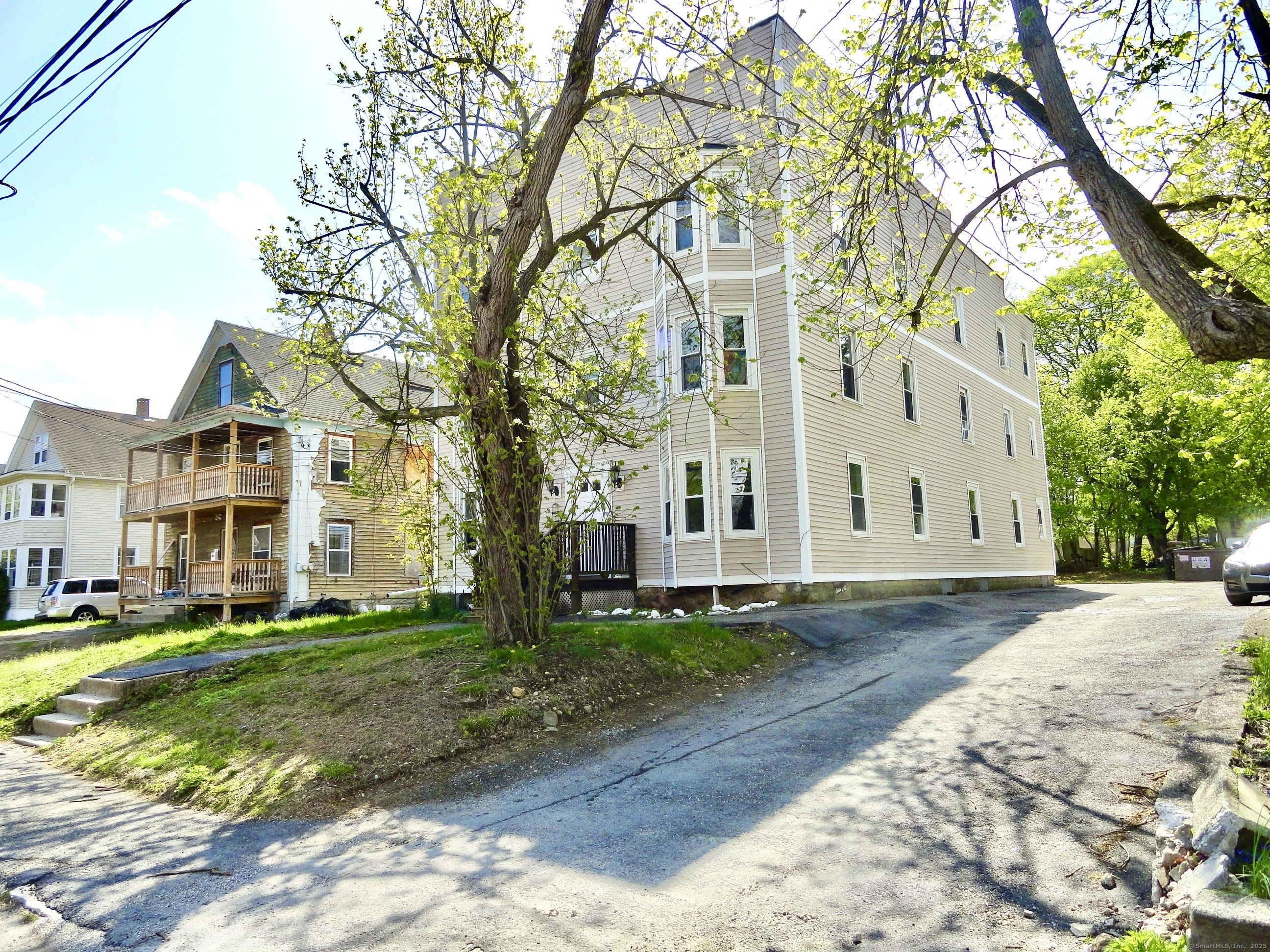 Rental Property at Park Avenue 1N, Torrington, Connecticut - Bedrooms: 2 
Bathrooms: 1 
Rooms: 5  - $1,350 MO.