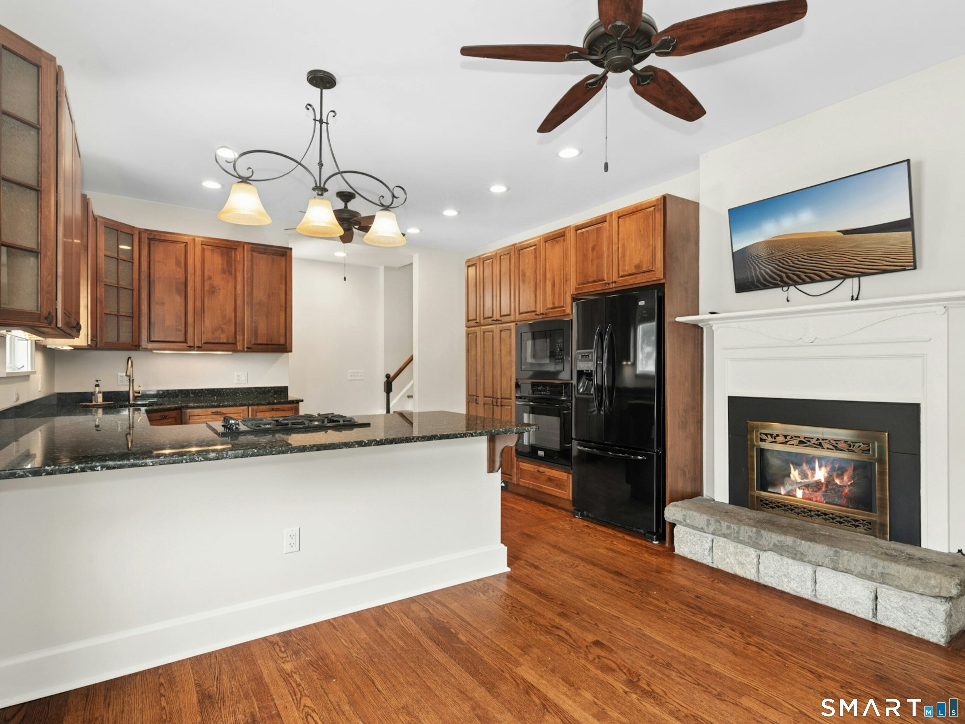 220 West Avenue B