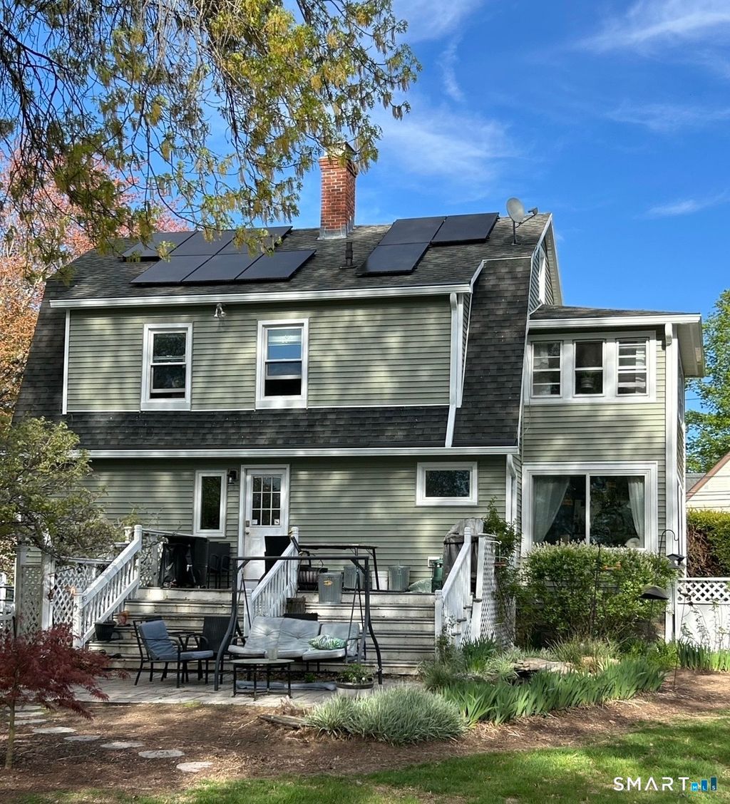 Photo of 961 Windsor Avenue, Windsor, CT 06095 (MLS # 24159605)