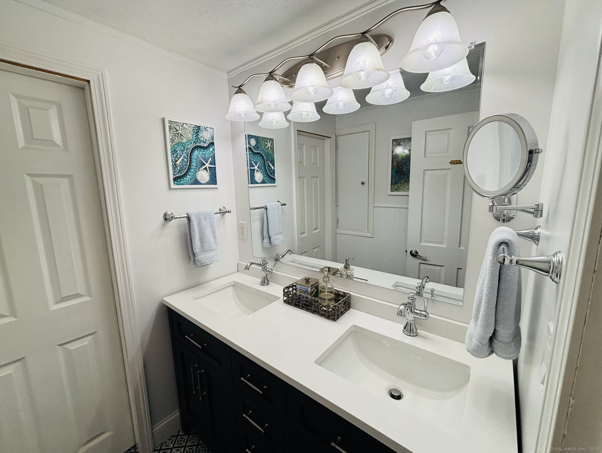 Groton, Connecticut 06355, United States, 4 Bedrooms Bedrooms, ,2 BathroomsBathrooms,Residential,Pending,153403