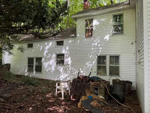 A home in Deep River