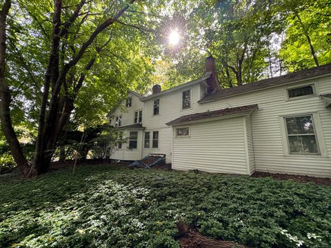 A home in Deep River