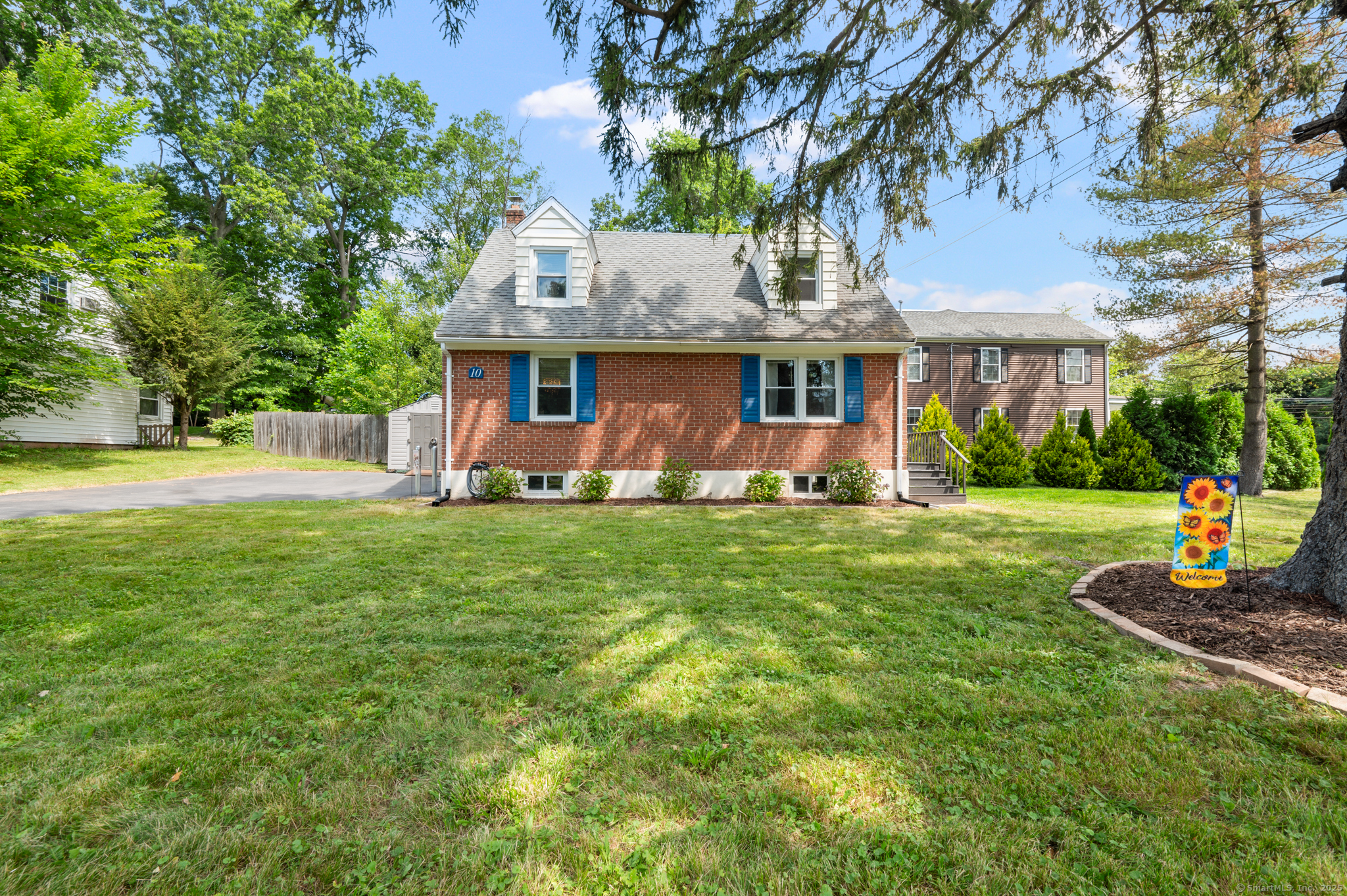 10 Harding Avenue