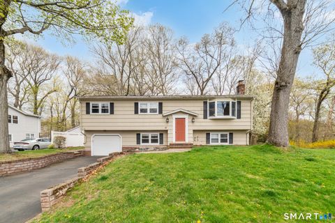 Photo of 51 Sky View Circle, Hamden, CT 06514 (MLS # 24164948)