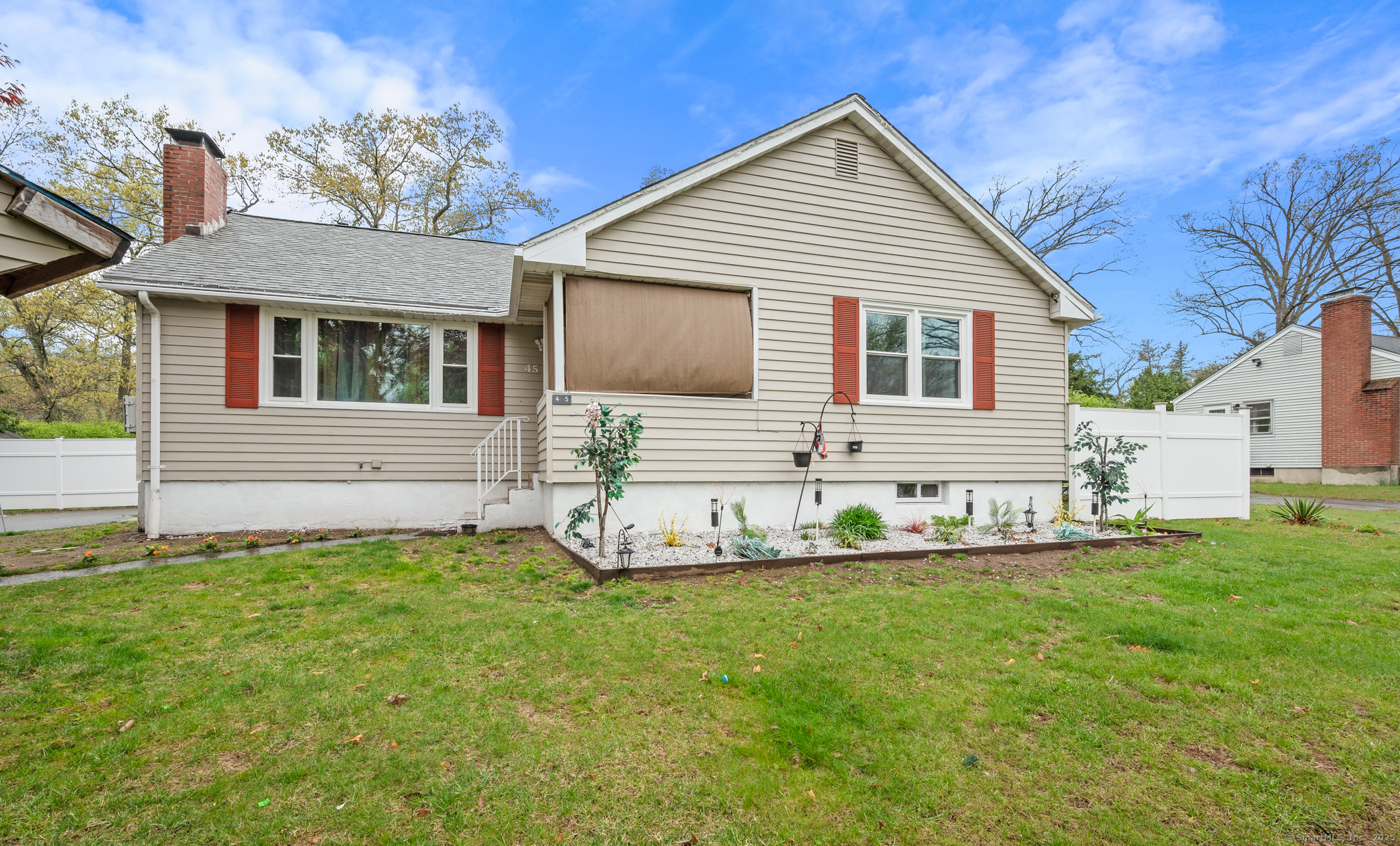 Property for Sale at Craigs Road, Windsor, Connecticut - Bedrooms: 2 
Bathrooms: 2 
Rooms: 5  - $280,000