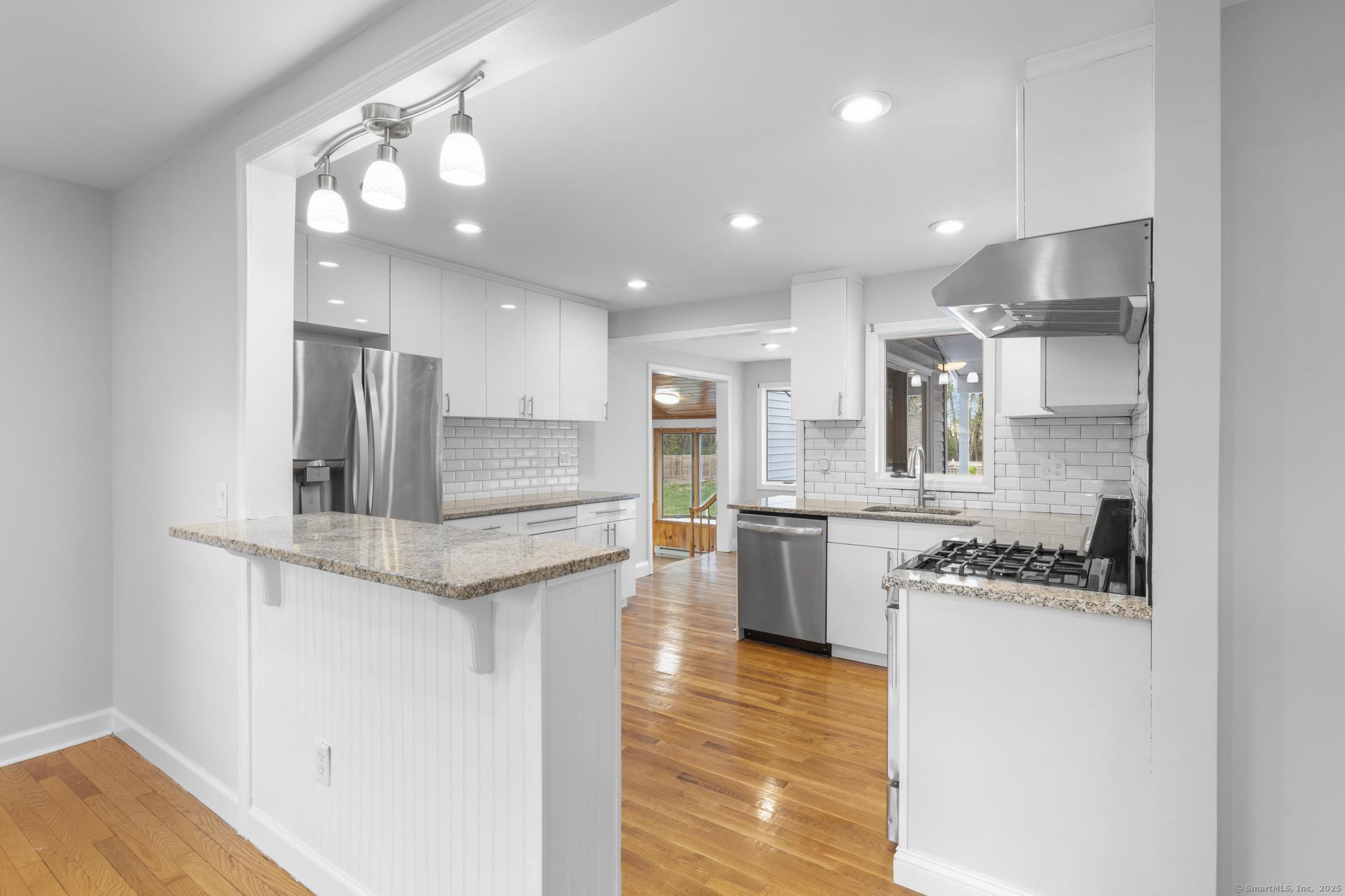33 Robbins Court, Milford, Connecticut image 8