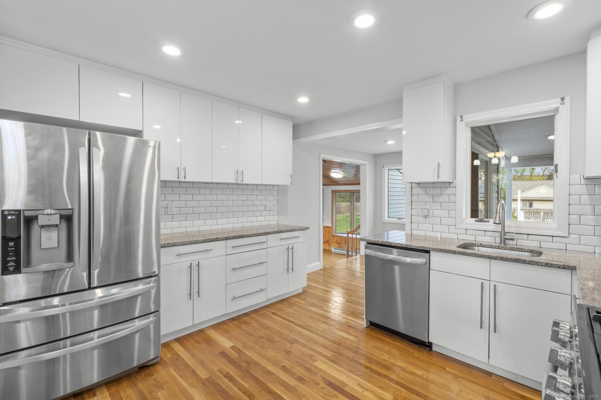33 Robbins Court, Milford, Connecticut image 6