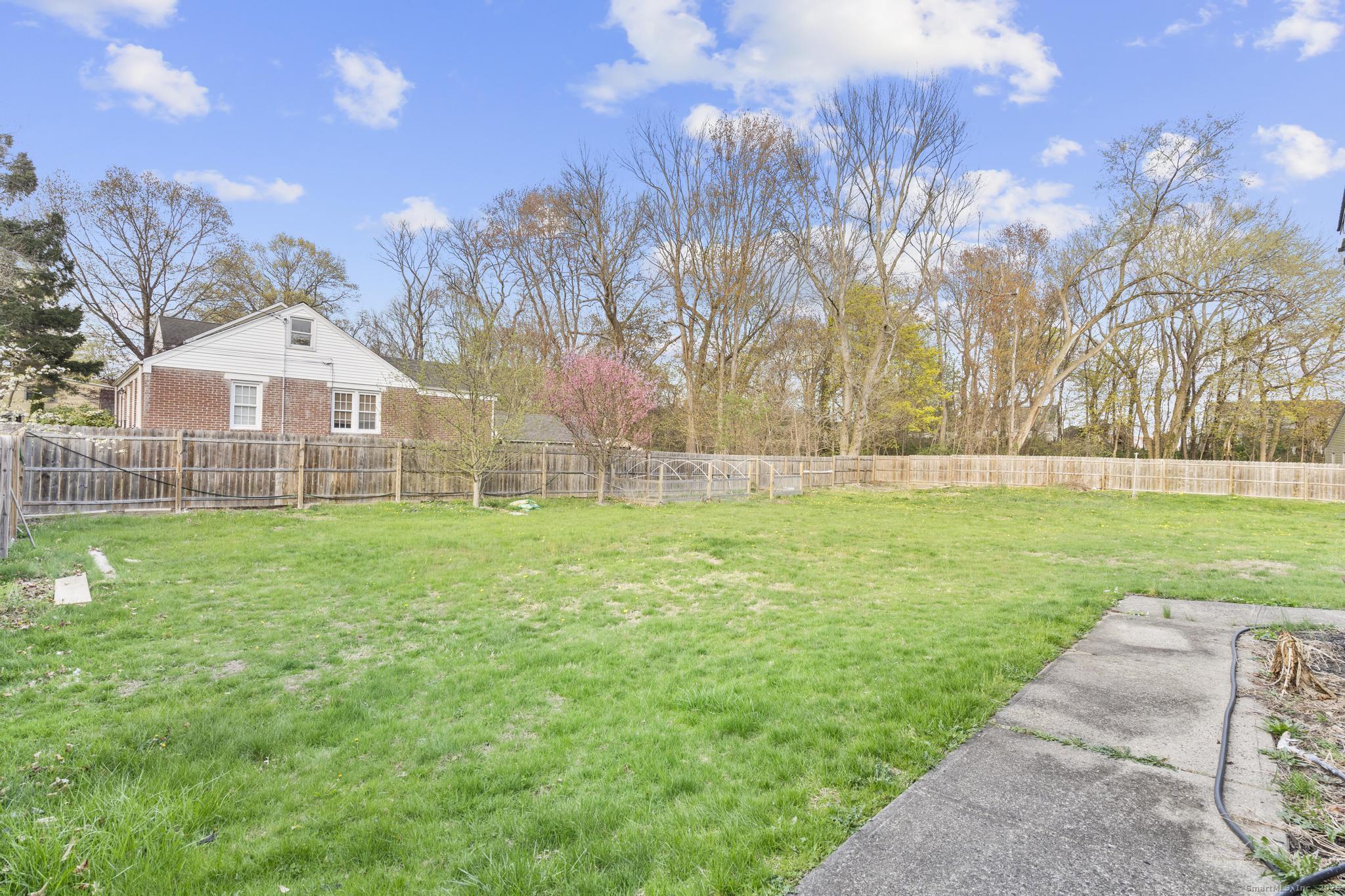 33 Robbins Court, Milford, Connecticut image 3