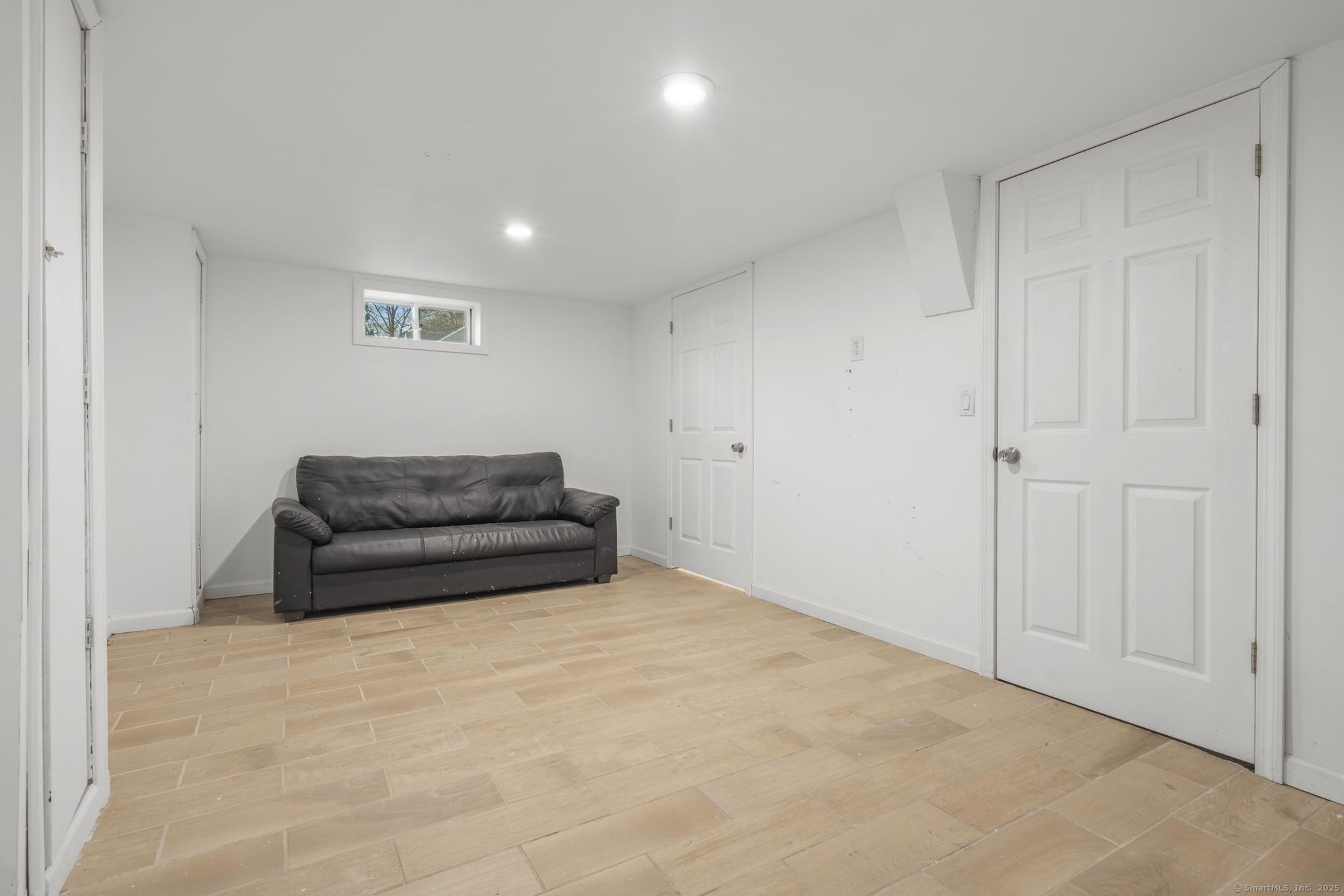 33 Robbins Court, Milford, Connecticut image 26