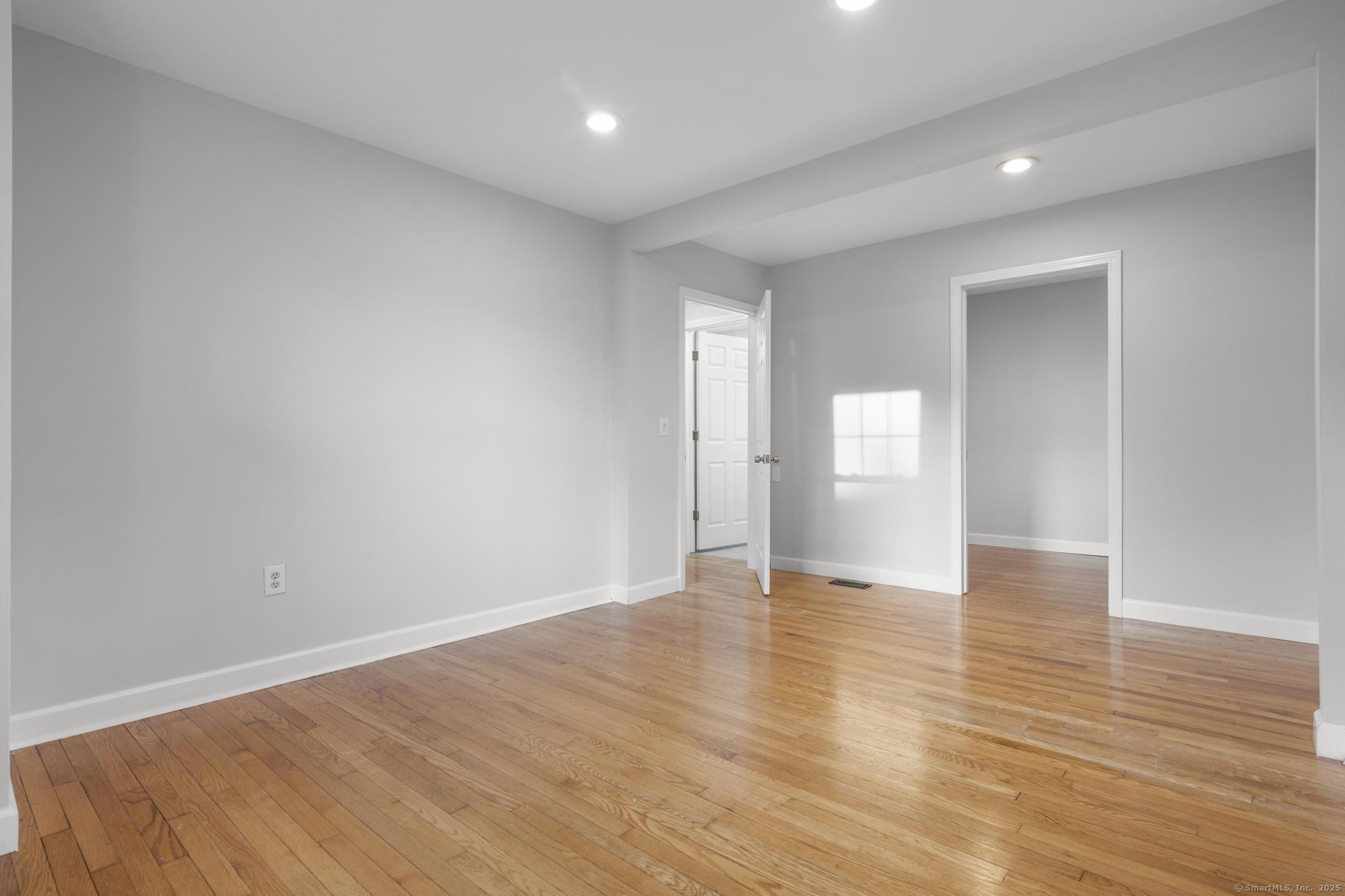 33 Robbins Court, Milford, Connecticut image 18