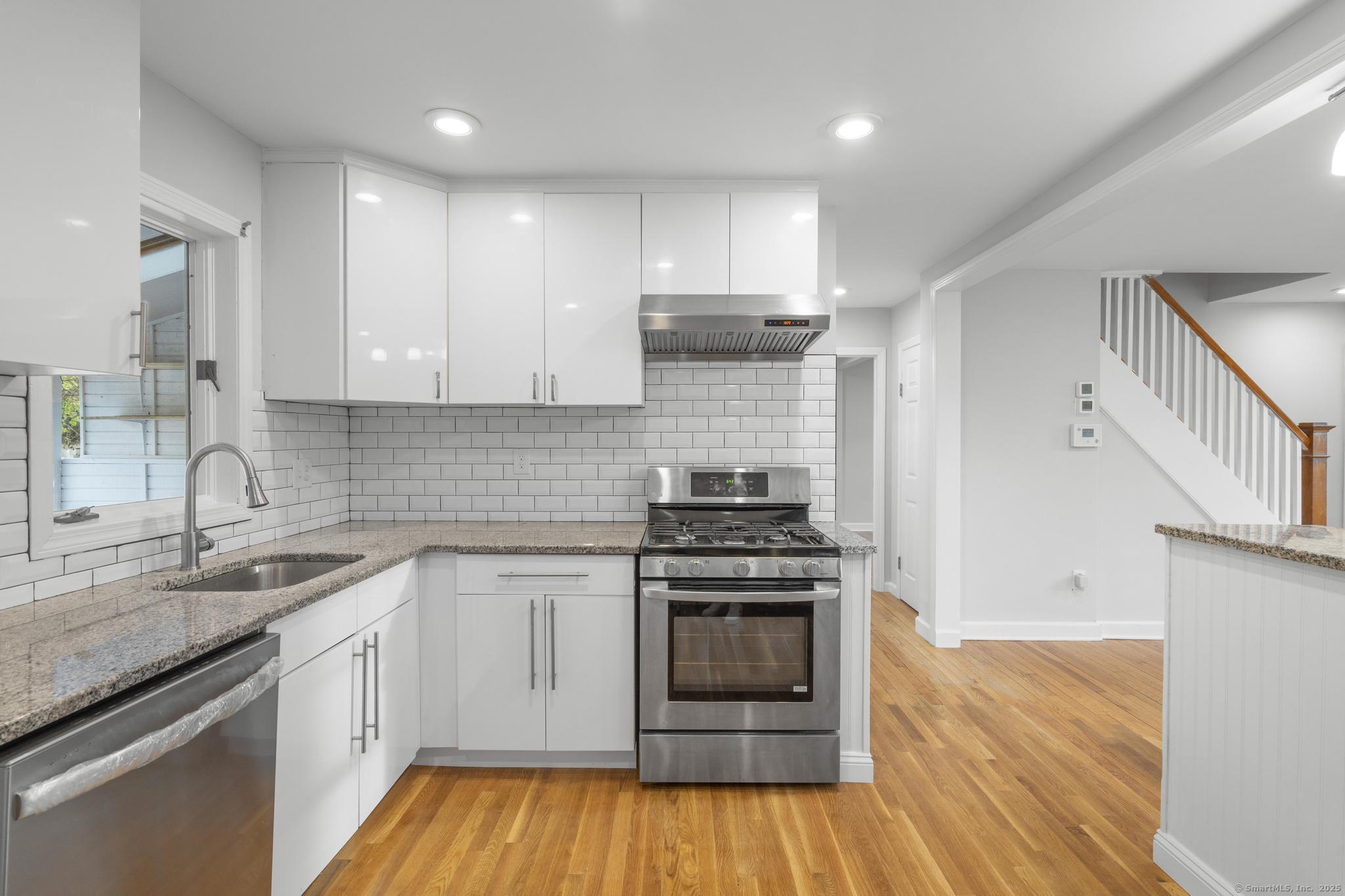 33 Robbins Court, Milford, Connecticut image 9