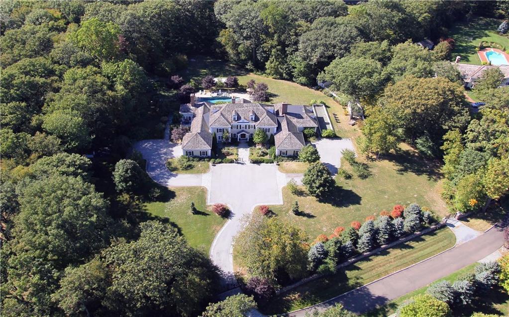 Photo 1 of 260 Lukes Wood Road, New Canaan, Connecticut, $1,950,000, Web #: 99171656