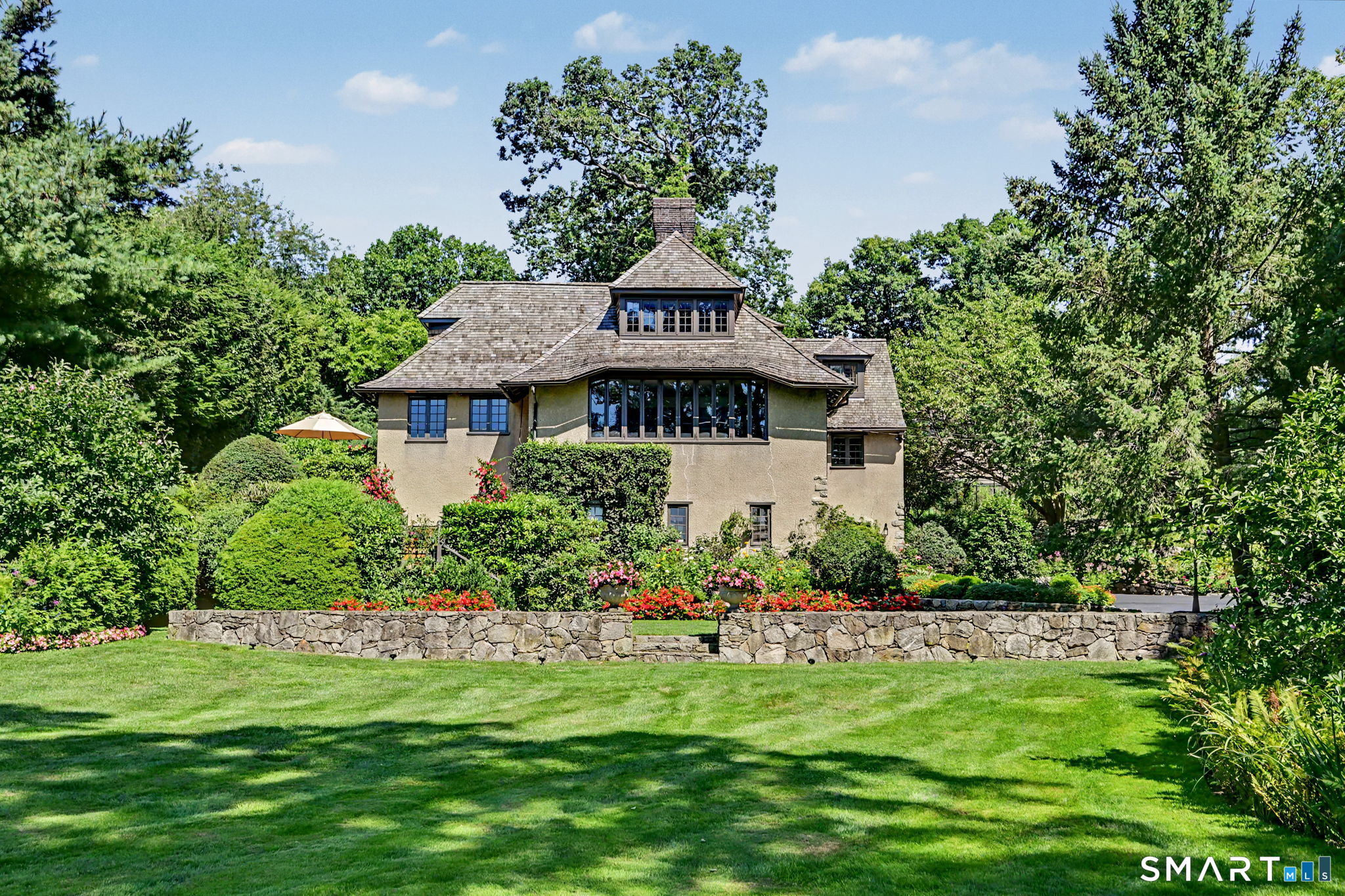 1 Woodland Road