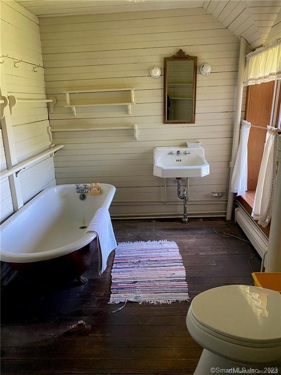 Madison, Connecticut 06443, United States, 6 Bedrooms Bedrooms, ,3 BathroomsBathrooms,Residential,Active,70654