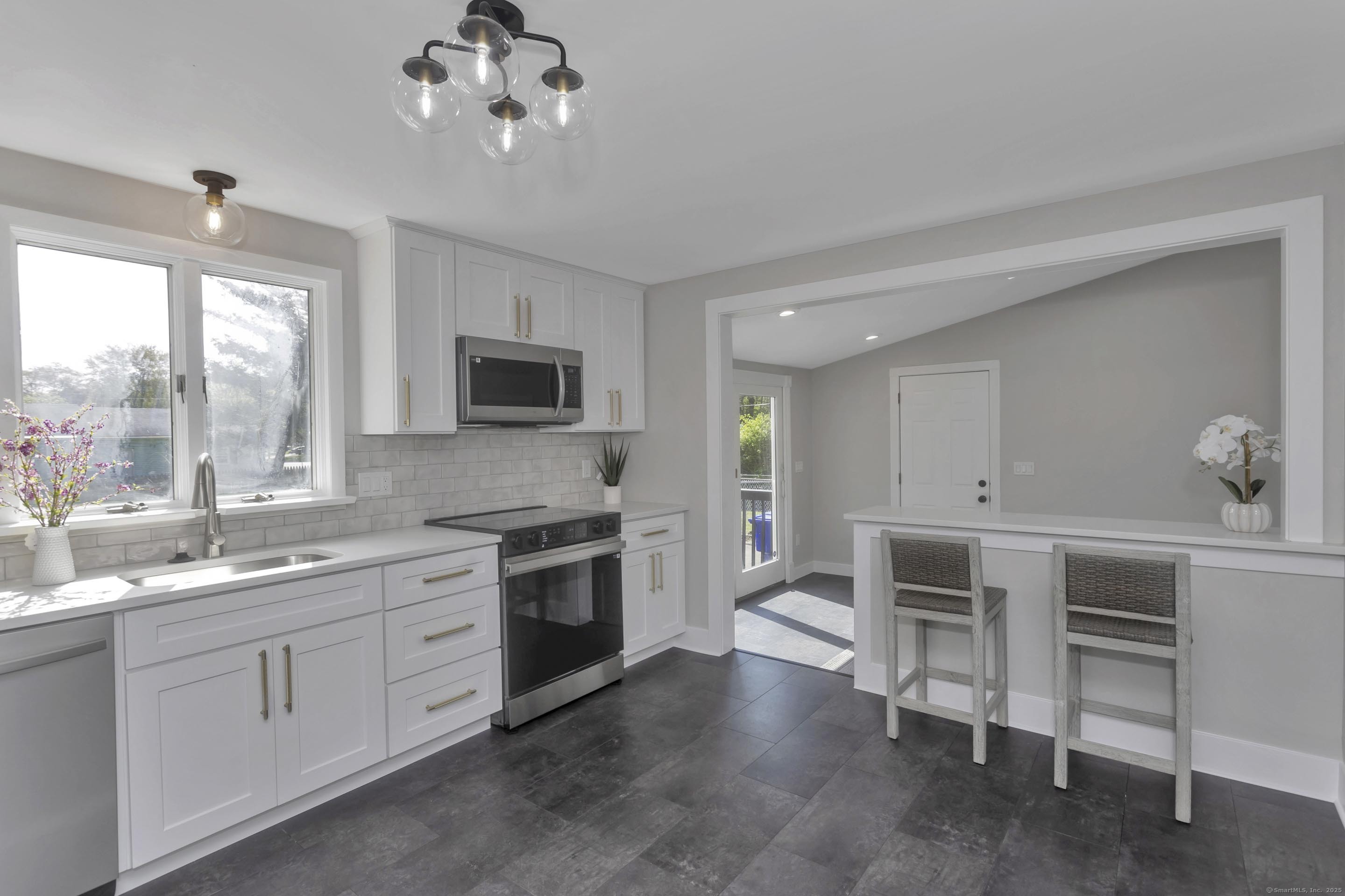 37 Litchfield Drive, Enfield, Connecticut image 3