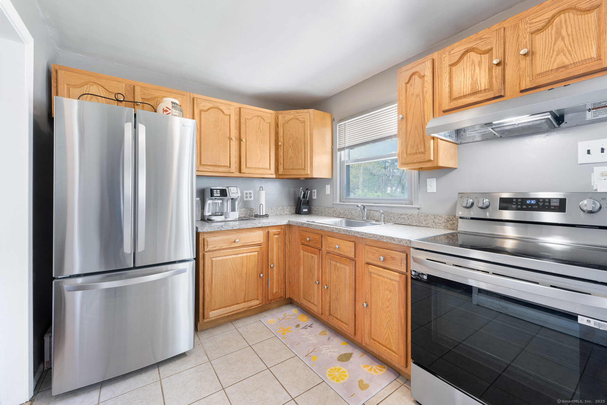 32 Custer Drive, Windsor, Connecticut image 10