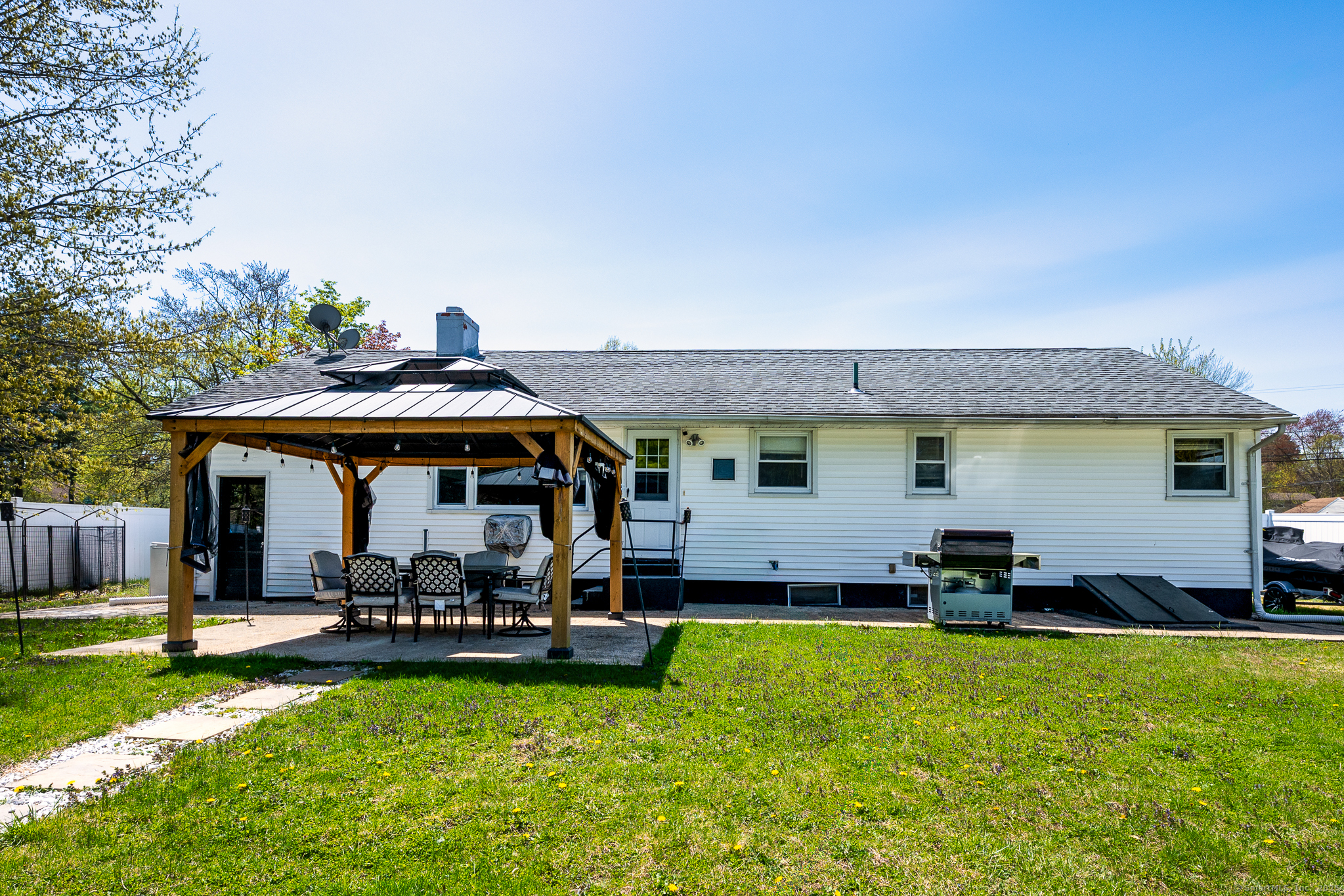 32 Custer Drive, Windsor, Connecticut image 24