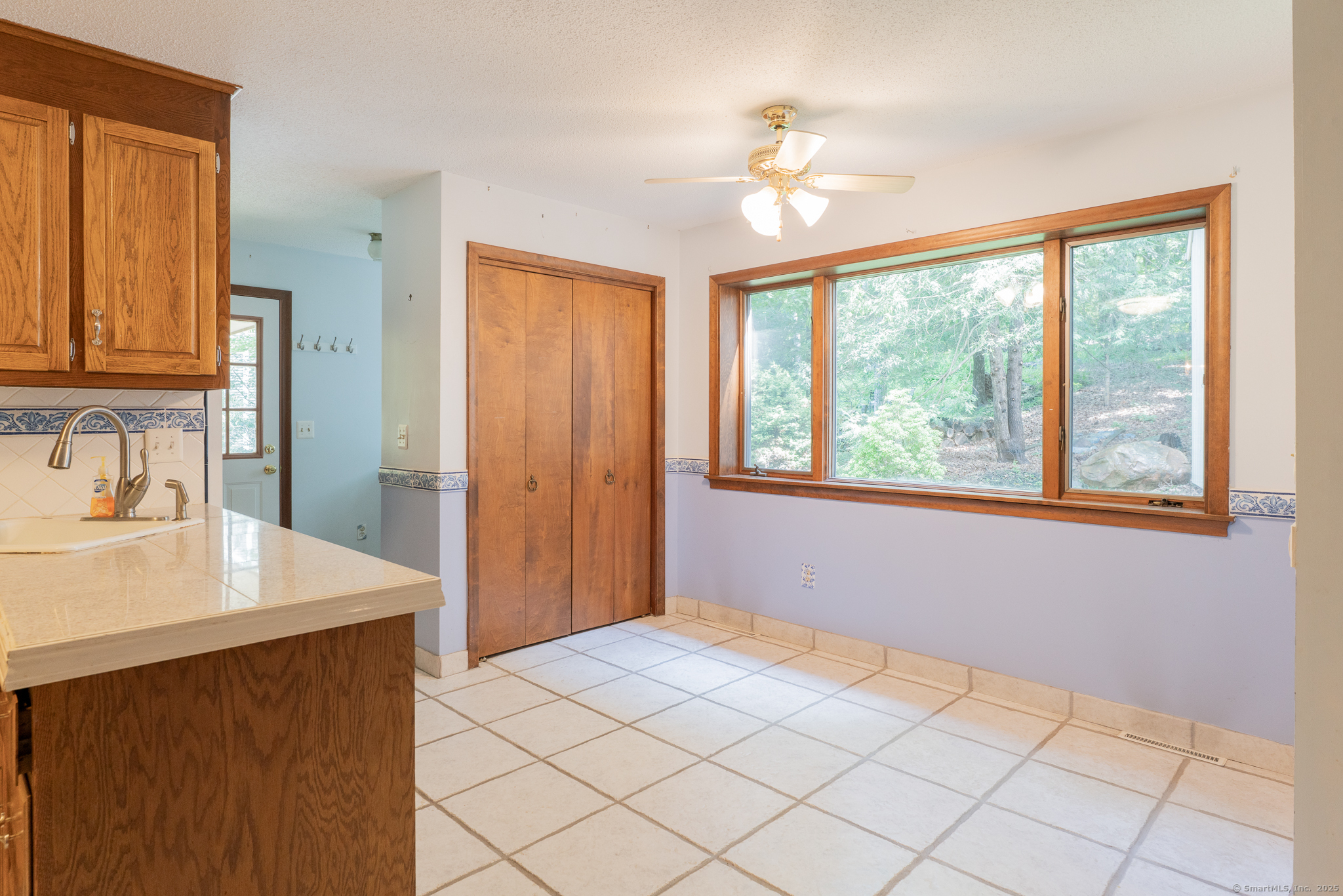 Avon, Connecticut 06001, United States, 3 Bedrooms Bedrooms, ,2 BathroomsBathrooms,Residential,Active,155778