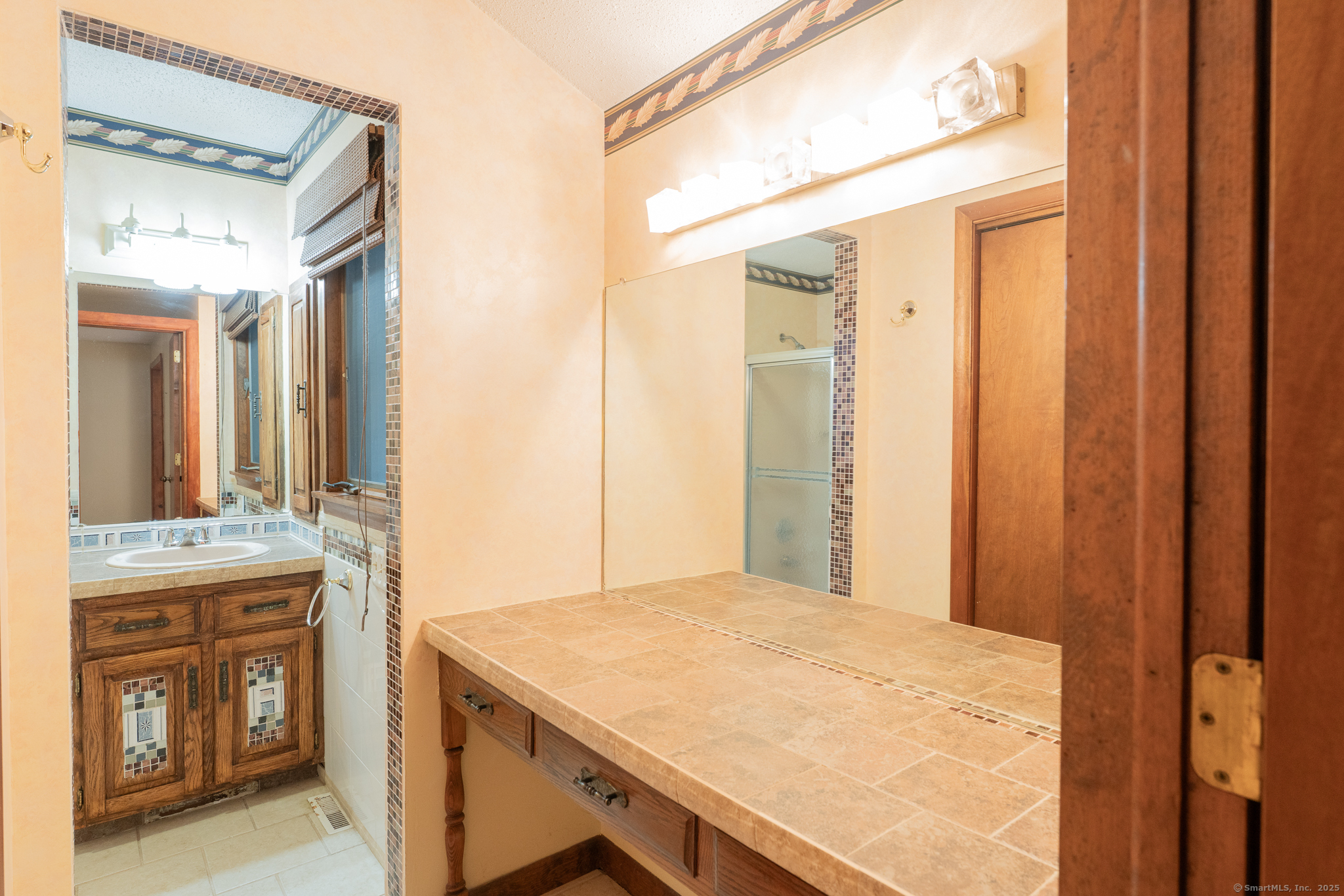 Avon, Connecticut 06001, United States, 3 Bedrooms Bedrooms, ,2 BathroomsBathrooms,Residential,Active,155778