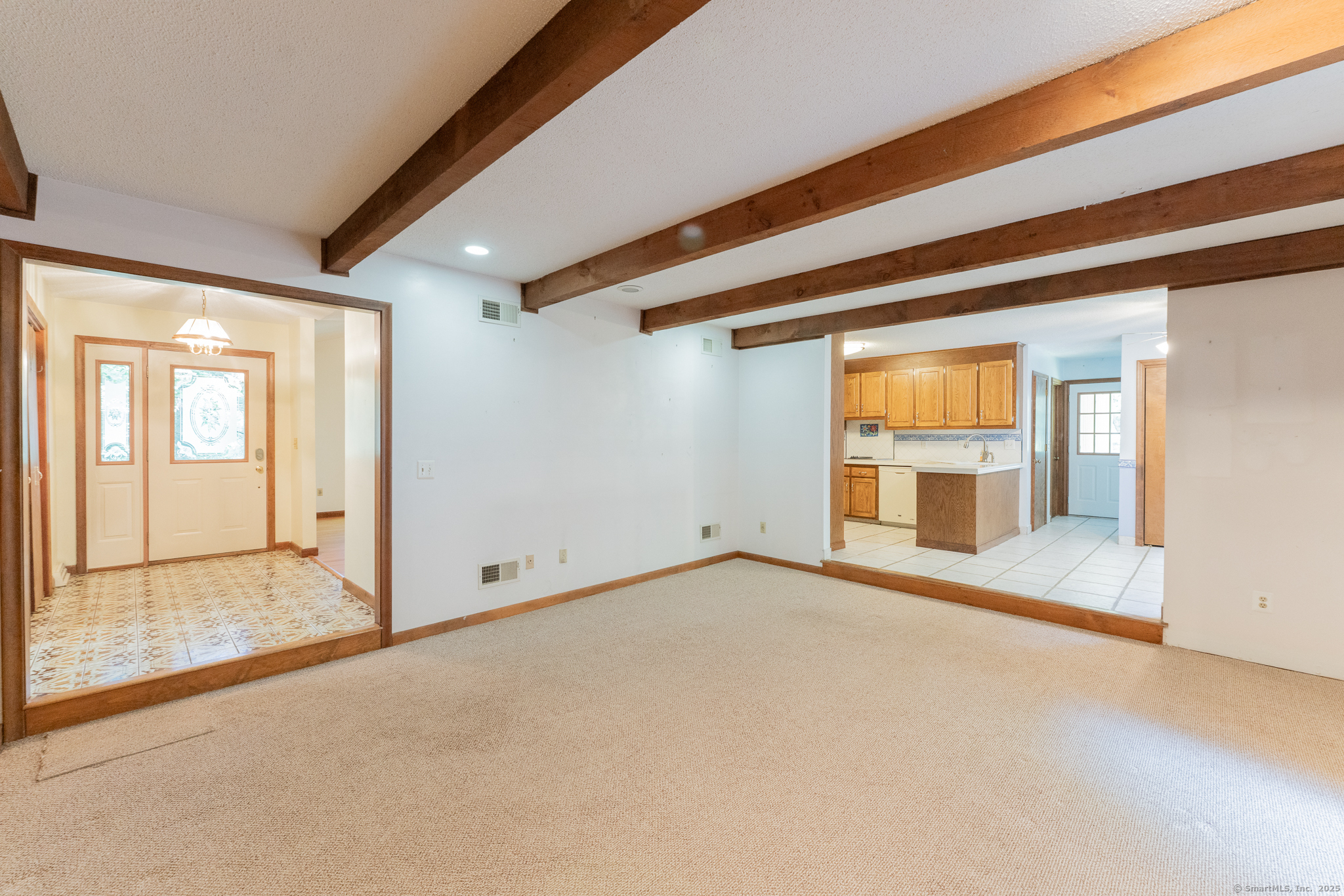 Avon, Connecticut 06001, United States, 3 Bedrooms Bedrooms, ,2 BathroomsBathrooms,Residential,Active,155778