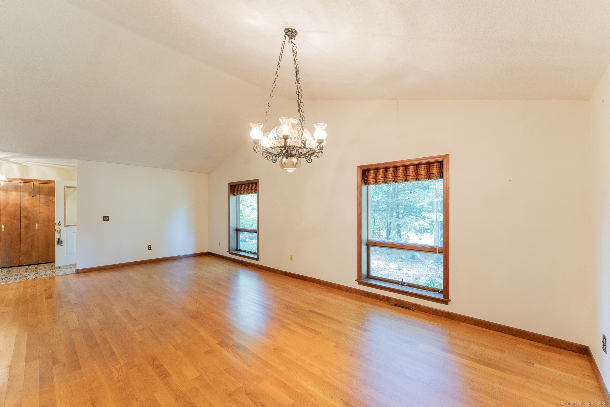 Avon, Connecticut 06001, United States, 3 Bedrooms Bedrooms, ,2 BathroomsBathrooms,Residential,Active,155778