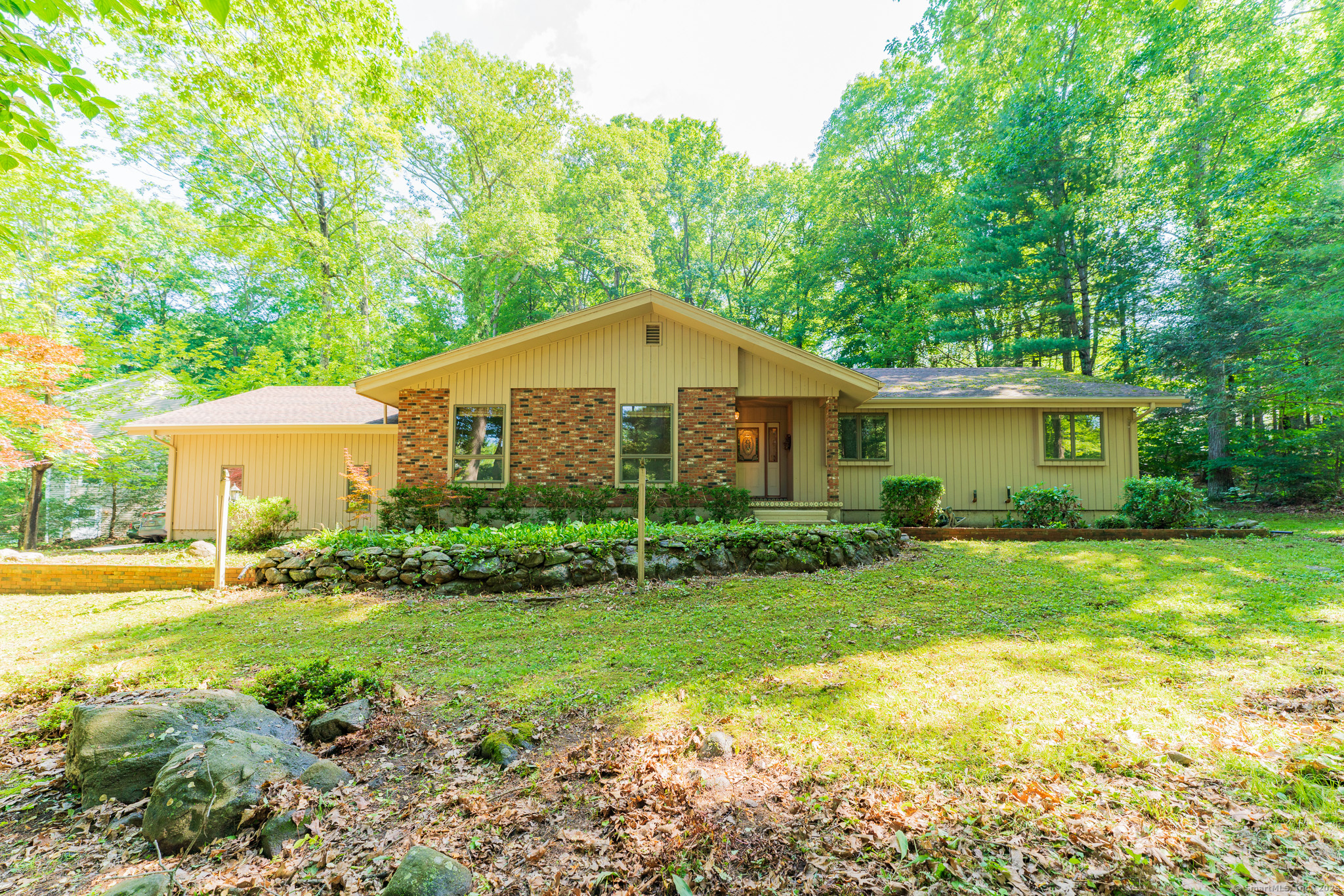 Avon, Connecticut 06001, United States, 3 Bedrooms Bedrooms, ,2 BathroomsBathrooms,Residential,Active,155778