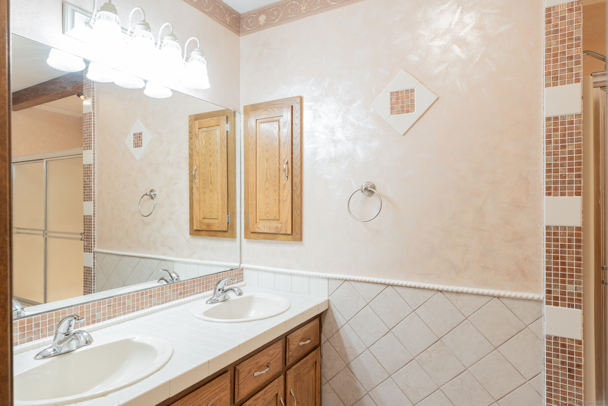 Avon, Connecticut 06001, United States, 3 Bedrooms Bedrooms, ,2 BathroomsBathrooms,Residential,Active,155778