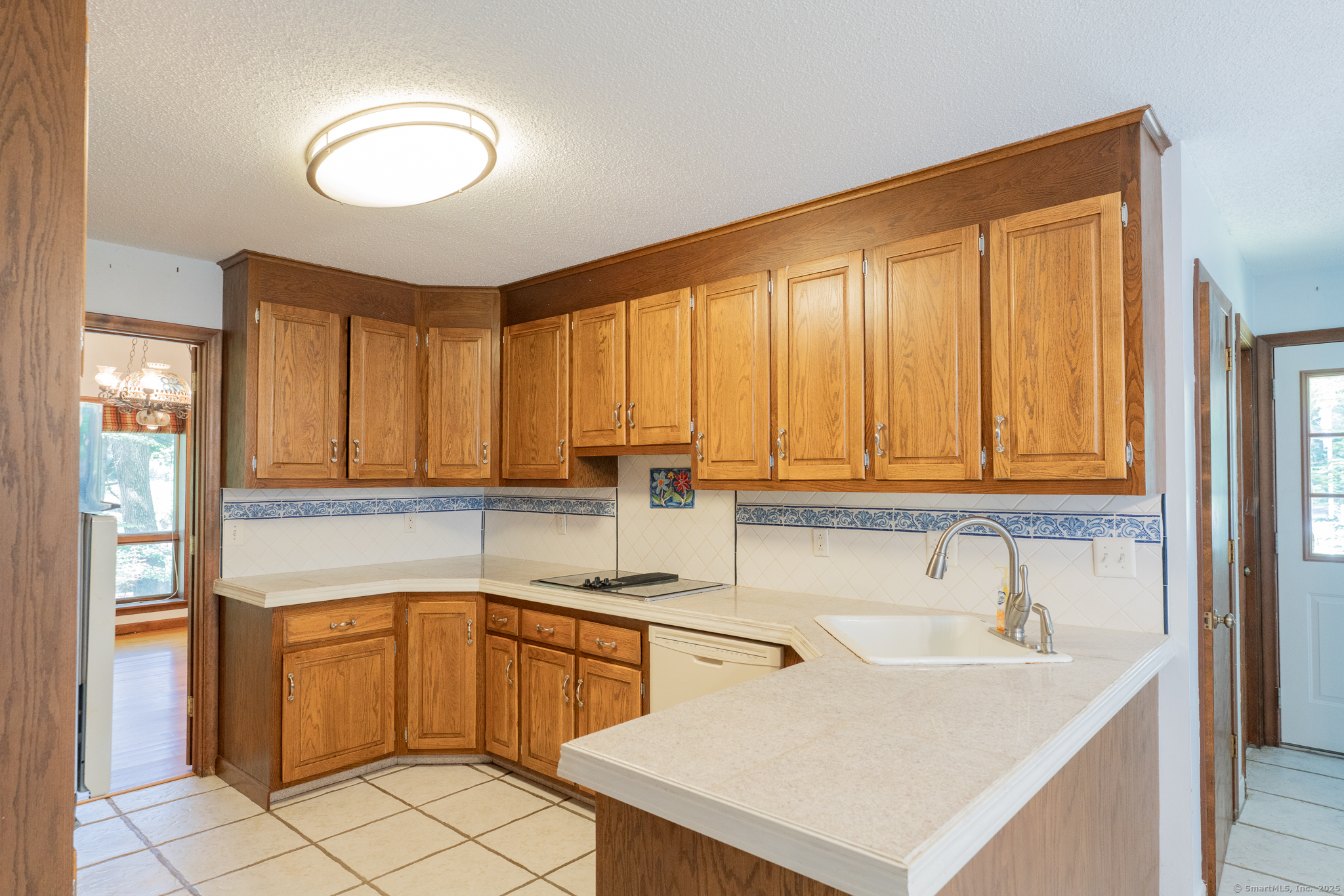 Avon, Connecticut 06001, United States, 3 Bedrooms Bedrooms, ,2 BathroomsBathrooms,Residential,Active,155778