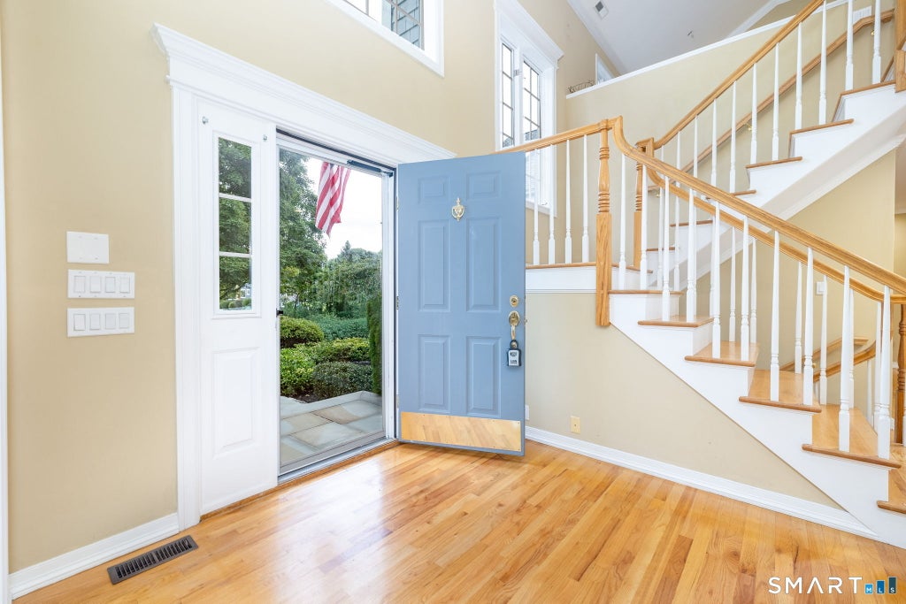 Photo of 33 Knob Hill Lane, Bristol, CT 06010 (MLS # 24191328)