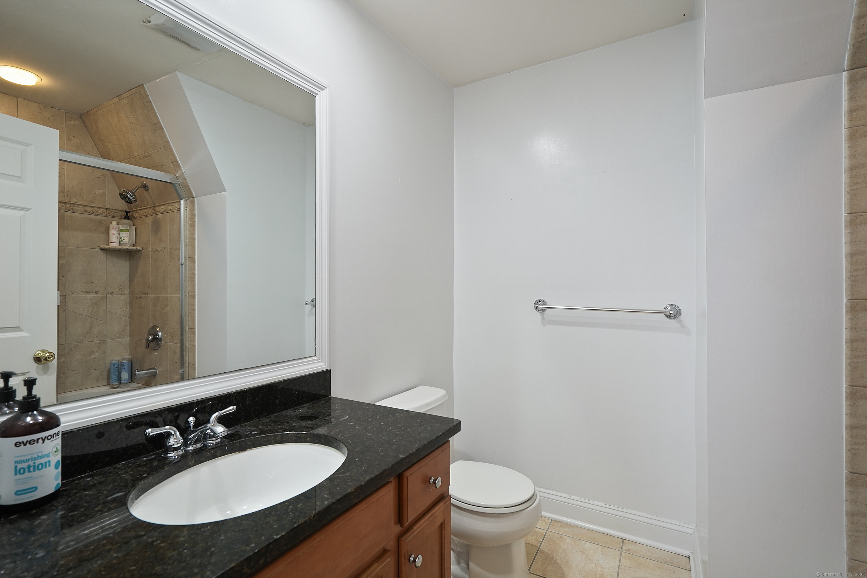439 Glenbrook Road #APT A, Stamford, Connecticut image 9