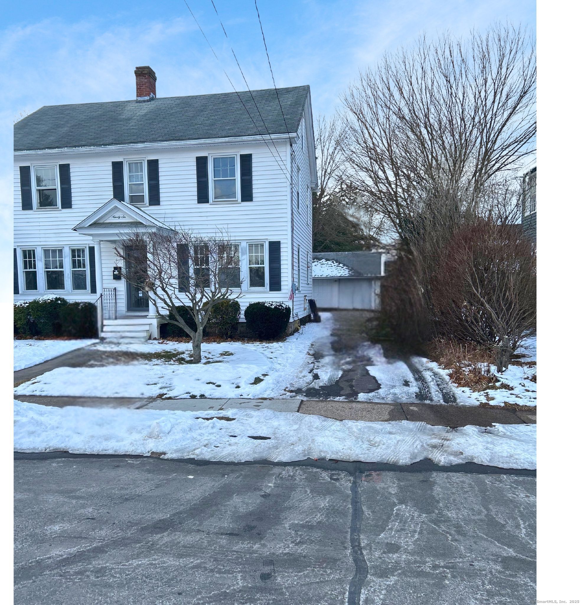 Preston Street, Windsor, Connecticut - 3 Bedrooms  
2 Bathrooms  
8 Rooms - 