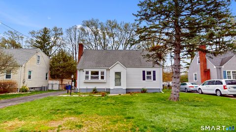 Photo of 8 Madsen Road, West Hartford, CT 06110 (MLS # 24168289)