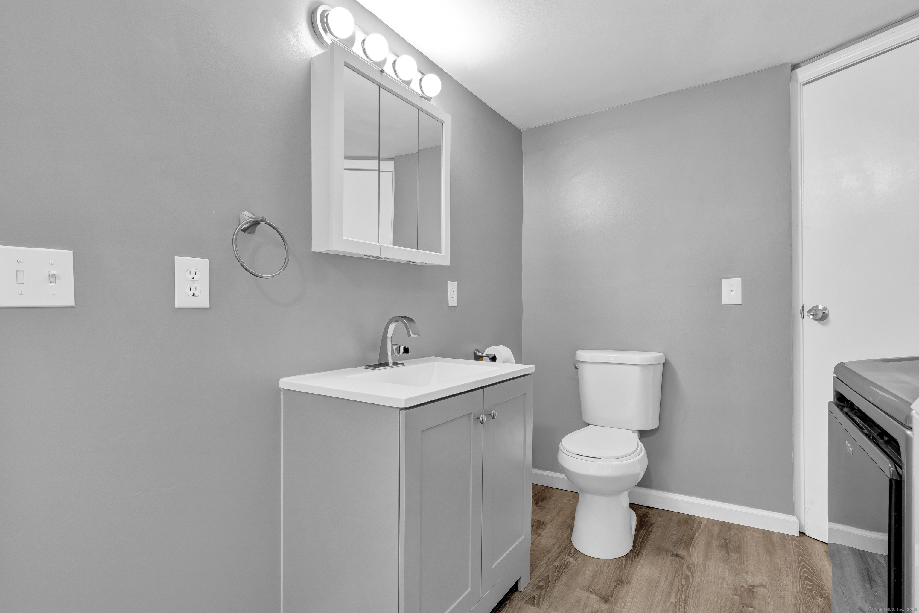 31 Village Street, Ellington, Connecticut image 20