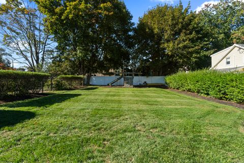 Tiny photo for 52 Kelsey Place, Madison, CT 06443 (MLS # 24138270)