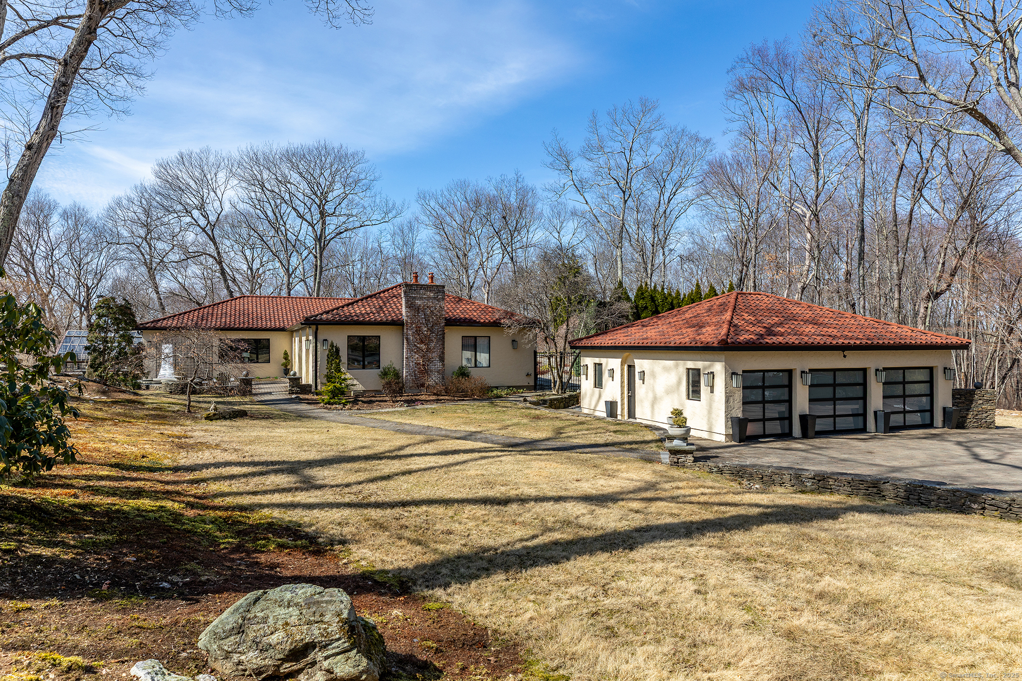 Southbury Road, Roxbury, Connecticut - 3 Bedrooms  
3 Bathrooms  
8 Rooms - 