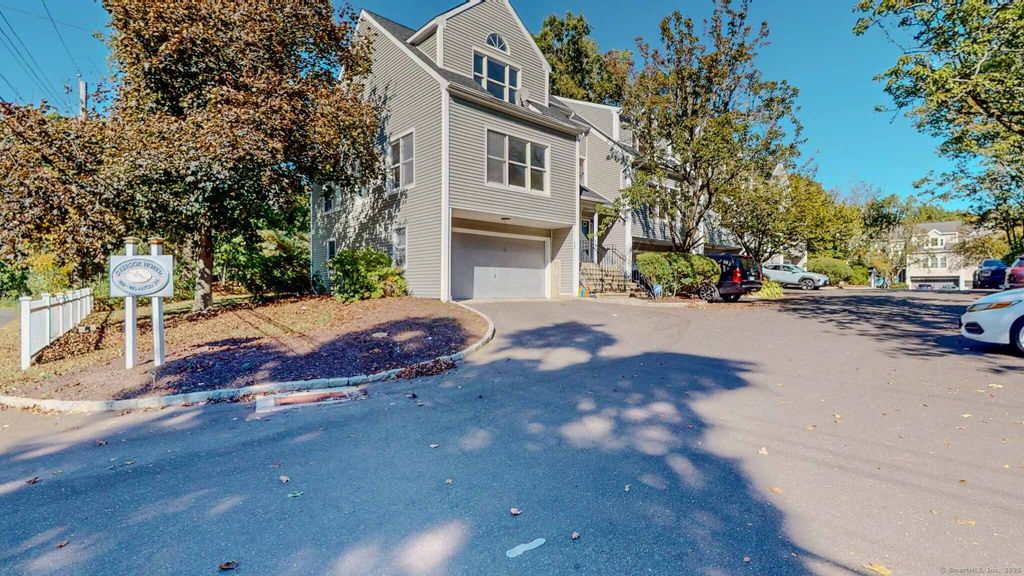 Photo of 400 Anton Drive #400, Bridgeport, CT 06606 (MLS # 24132011)