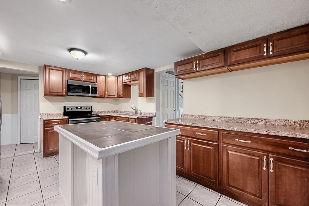 Photo of 117 Cherry Avenue, Watertown, CT 06795 (MLS # 24141395)