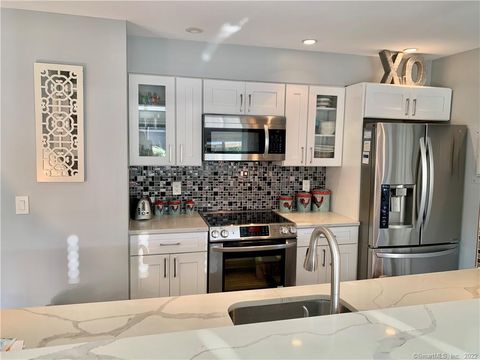 MLS: 24083884