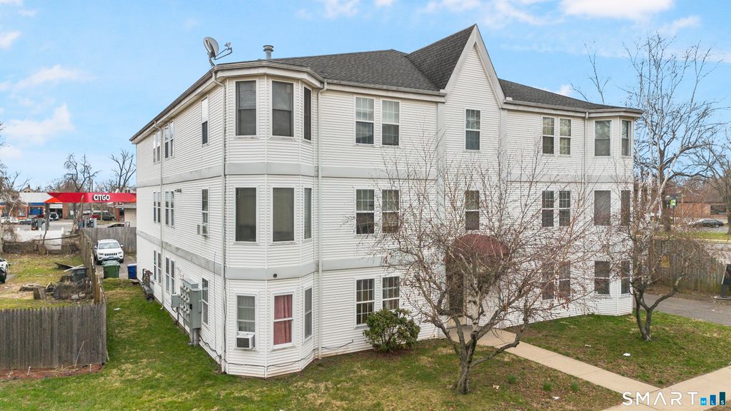 Photo of 2020 Broad Street #6, Hartford, CT 06114 (MLS # 24164351)