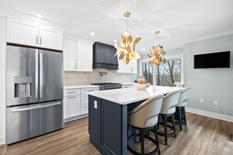 Tiny photo for 11 Brenthaven #11, Avon, CT 06001 (MLS # 24141863)