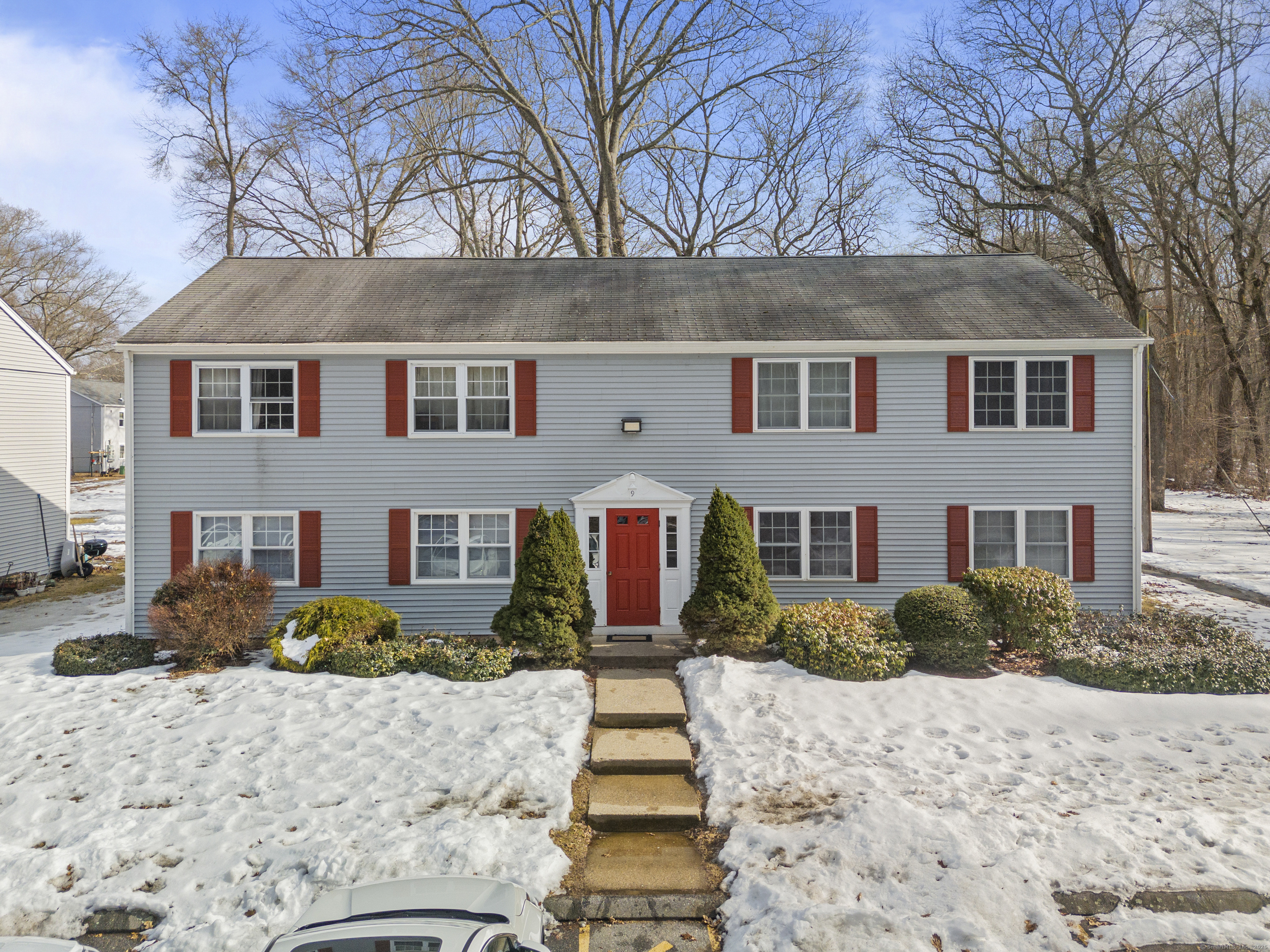 Gallup Hill Road Apt 9C, Ledyard, Connecticut - 2 Bedrooms  
1 Bathrooms  
4 Rooms - 